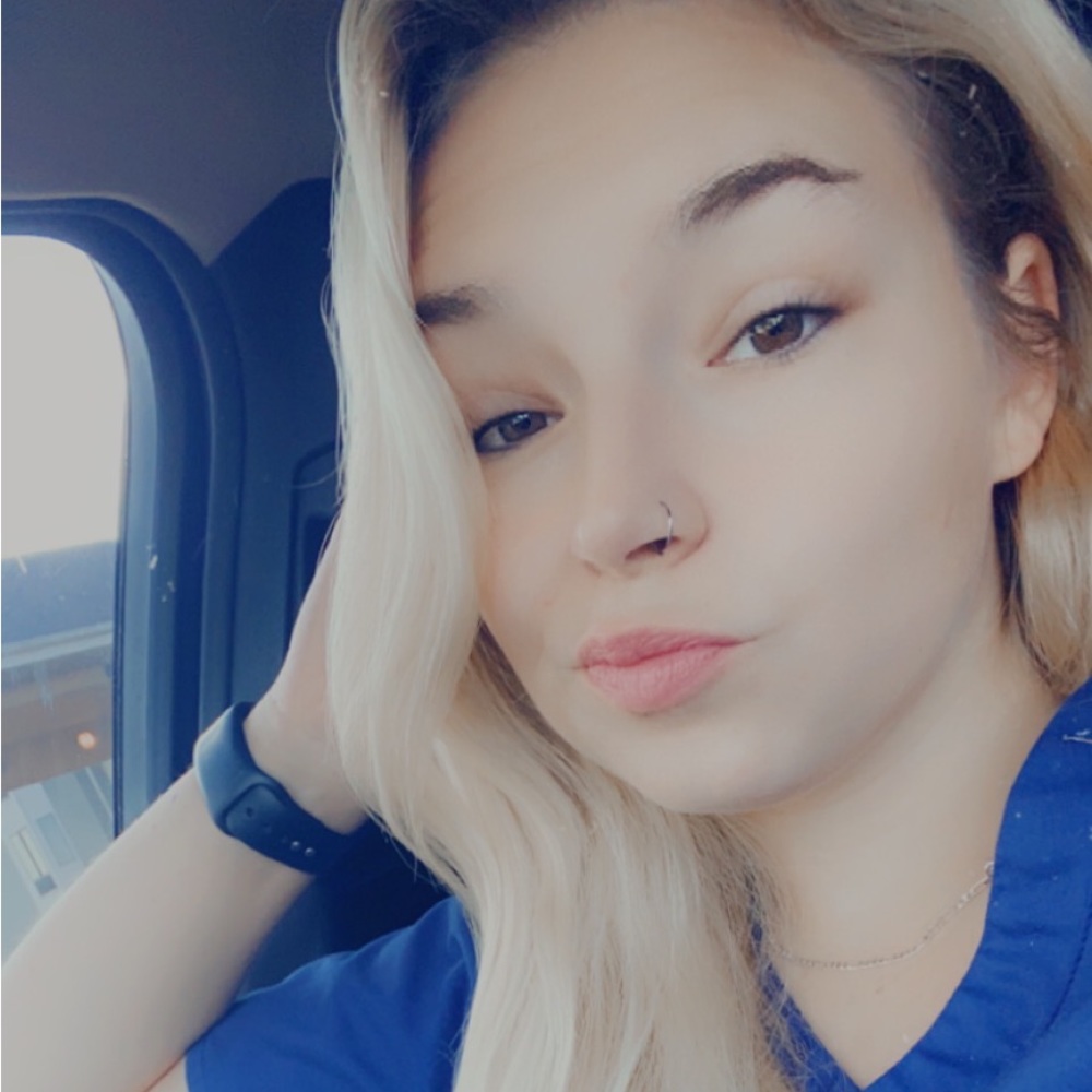 Meet your Posher, Haileyloves